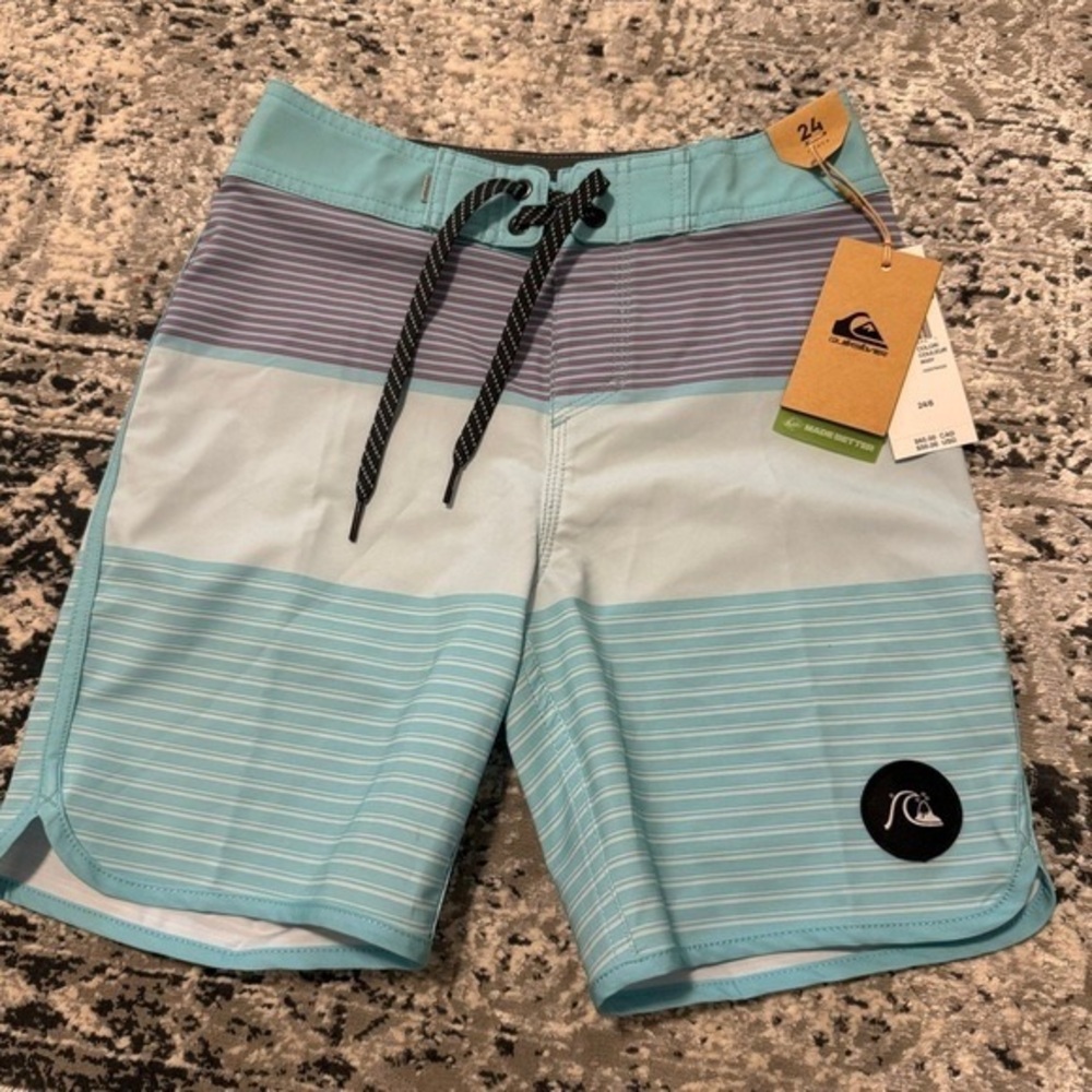 Quicksilver Ladies Boardshorts Size 8